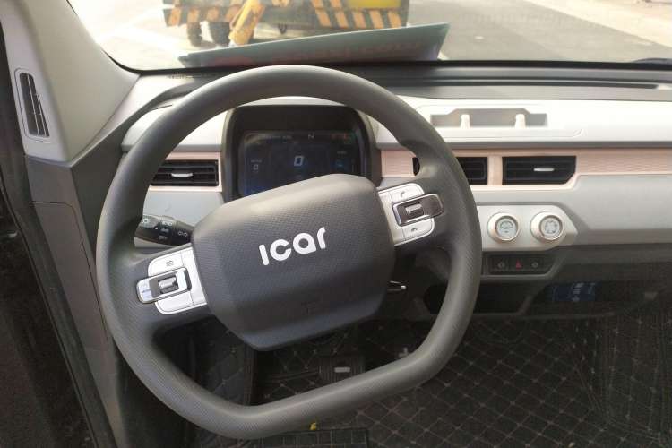 Used Chery QQ Ice Cream 2022 170km Sundae Phosphate Lithium-Ion Steering Wheel