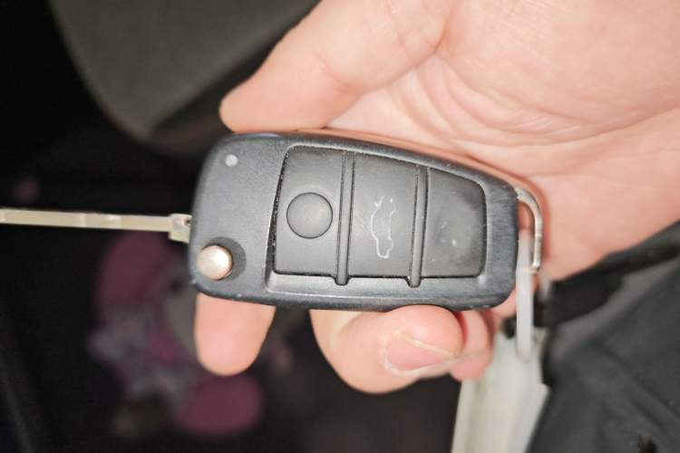 Used Chery QQ Ice Cream 2022 170km Sundae Phosphate Lithium-Ion Vehicle Key