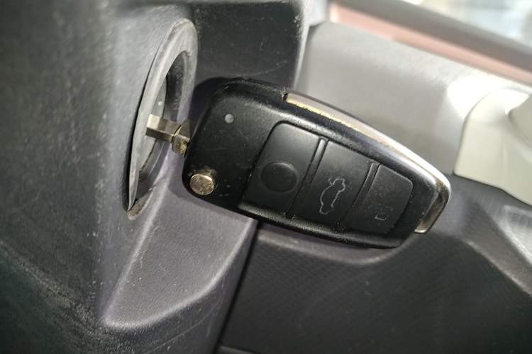 Used Chery QQ Ice Cream 2022 120km Conical Shape Lithium Iron Phosphate Interior 1