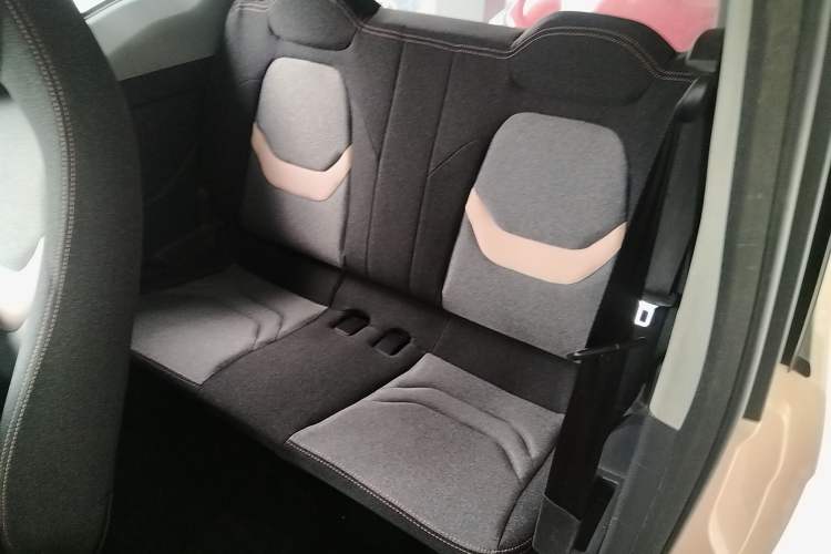 Used Chery QQ Ice Cream 2022 120km Conical Shape Lithium Iron Phosphate Left Rear Seat