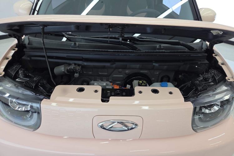 Used Chery QQ Ice Cream 2022 120km Conical Shape Lithium Iron Phosphate Engine Bay