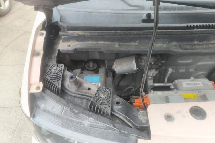 Used Chery QQ Ice Cream 2022 120km Conical Shape Lithium Iron Phosphate Engine Bay Right