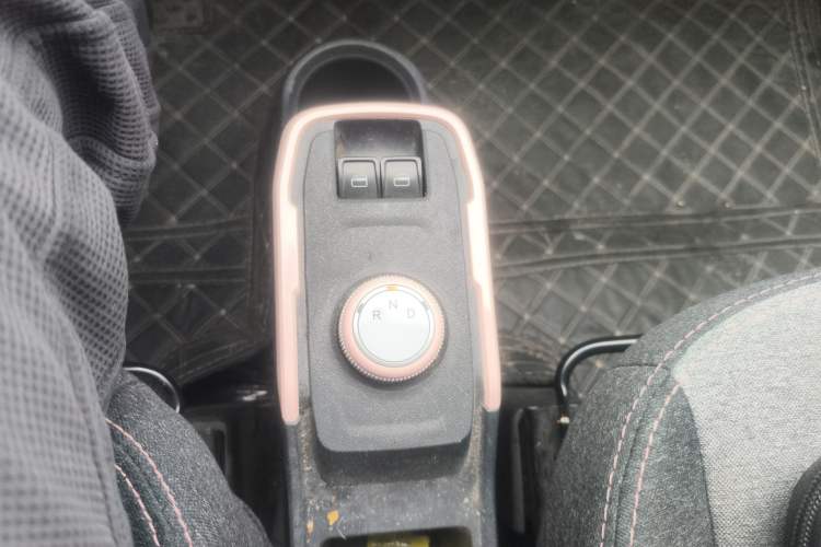 Used Chery QQ Ice Cream 2022 120km Conical Shape Lithium Iron Phosphate Gear Lever