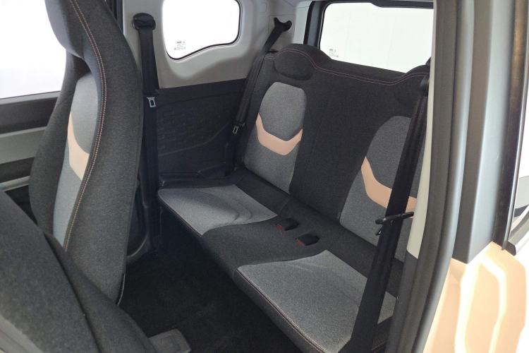 Used Chery QQ Ice Cream 2022 120km Conical Shape Lithium Iron Phosphate Left Rear Seat