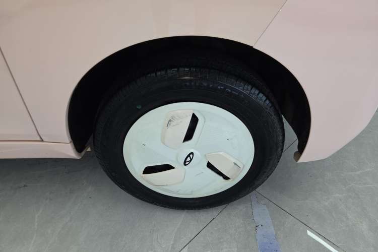 Used Chery QQ Ice Cream 2022 120km Conical Shape Lithium Iron Phosphate Right Front Wheel Hub