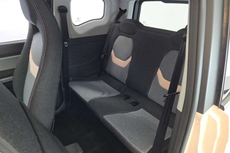 Used Chery QQ Ice Cream 2022 120km Conical Shape Lithium Iron Phosphate Right Rear Seat