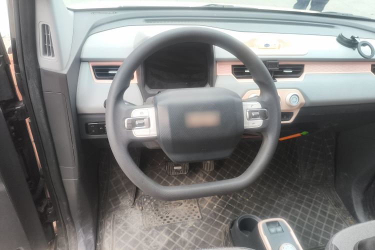 Used Chery QQ Ice Cream 2022 120km Conical Shape Lithium Iron Phosphate Steering Wheel