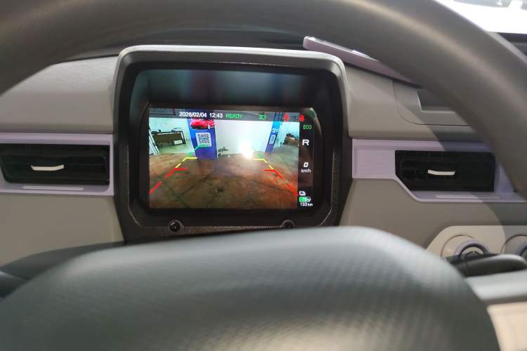 Used Chery QQ Ice Cream 2022 170km Sundae Phosphate Lithium-Ion Audio And AC Panel