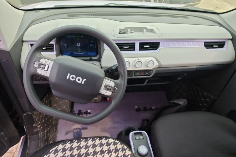 Used Chery QQ Ice Cream 2022 120km Conical Shape Lithium Iron Phosphate Center Console