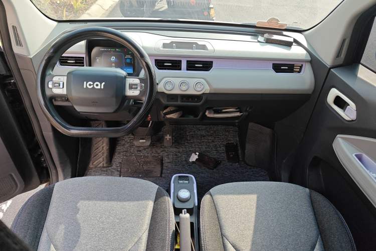 Used Chery QQ Ice Cream 2022 170km Sundae Phosphate Lithium-Ion Center Console