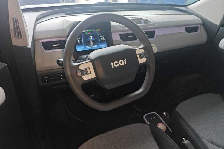 Used Chery QQ Ice Cream 2022 170km Sundae Ternary Lithium Center Console