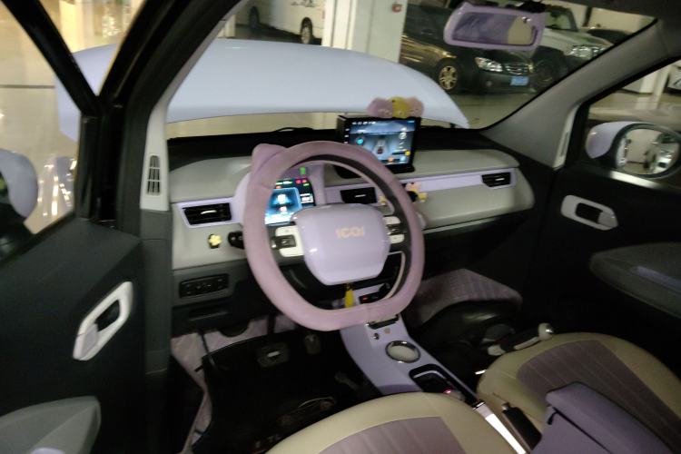 Used Chery QQ Ice Cream 2022 120km Conical Shape Lithium Iron Phosphate Center Console