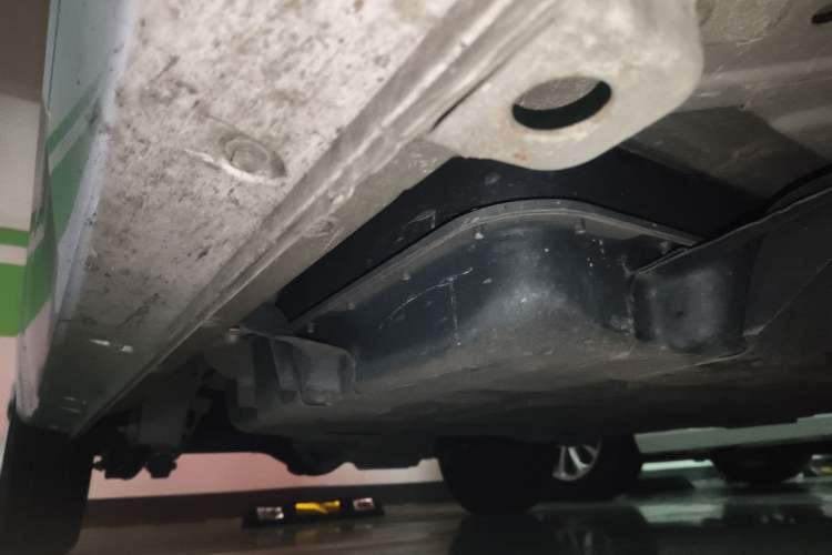Used Chery QQ Ice Cream 2022 120km Conical Shape Lithium Iron Phosphate Chassis Front Right