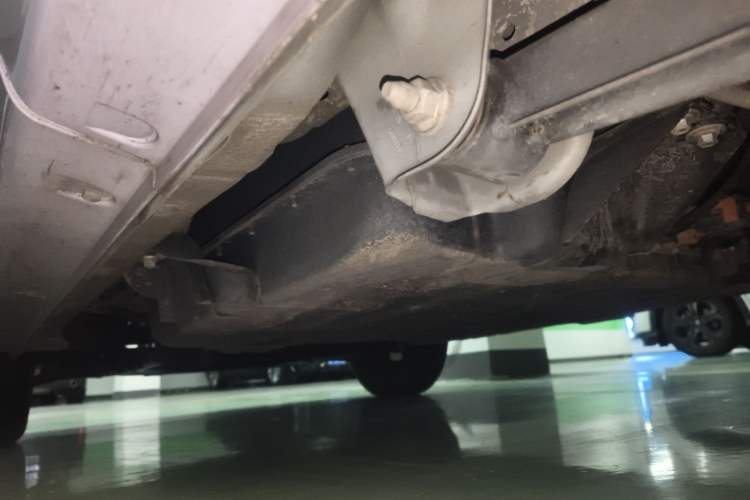 Used Chery QQ Ice Cream 2022 120km Conical Shape Lithium Iron Phosphate Chassis Rear Left
