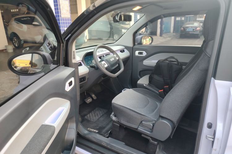 Used Chery QQ Ice Cream 2022 120km Conical Shape Lithium Iron Phosphate Driver Seat