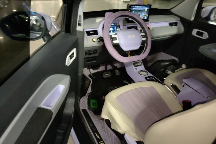 Used Chery QQ Ice Cream 2022 120km Conical Shape Lithium Iron Phosphate Driver Seat