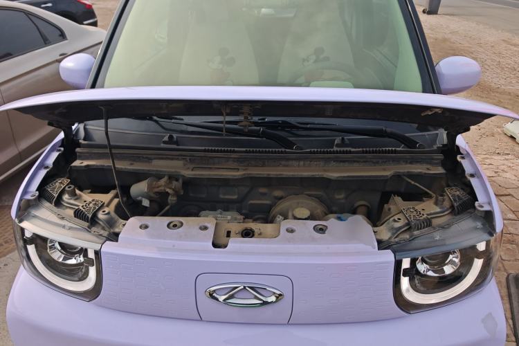 Used Chery QQ Ice Cream 2022 120km Conical Shape Lithium Iron Phosphate Engine Bay