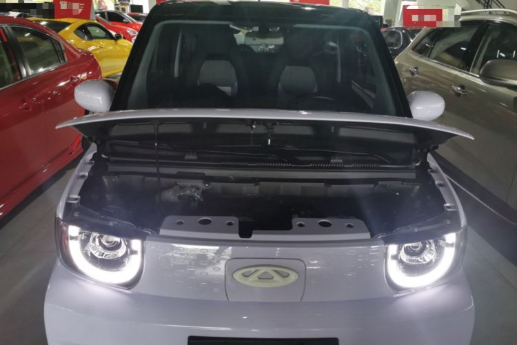 Used Chery QQ Ice Cream 2022 170km Sundae Phosphate Lithium-Ion Engine Bay