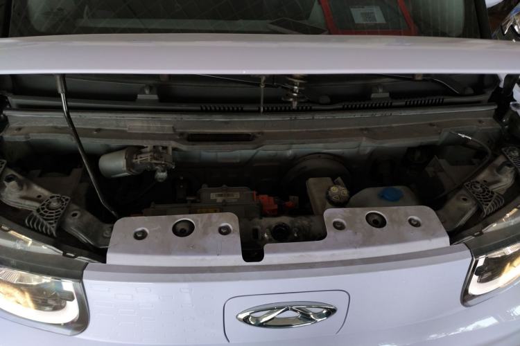 Used Chery QQ Ice Cream 2022 170km Sundae Phosphate Lithium-Ion Engine Bay
