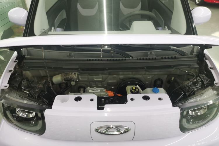 Used Chery QQ Ice Cream 2022 120km Conical Shape Lithium Iron Phosphate Engine Bay