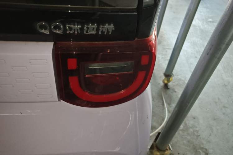Used Chery QQ Ice Cream 2022 170km Sundae Phosphate Lithium-Ion Exterior 3