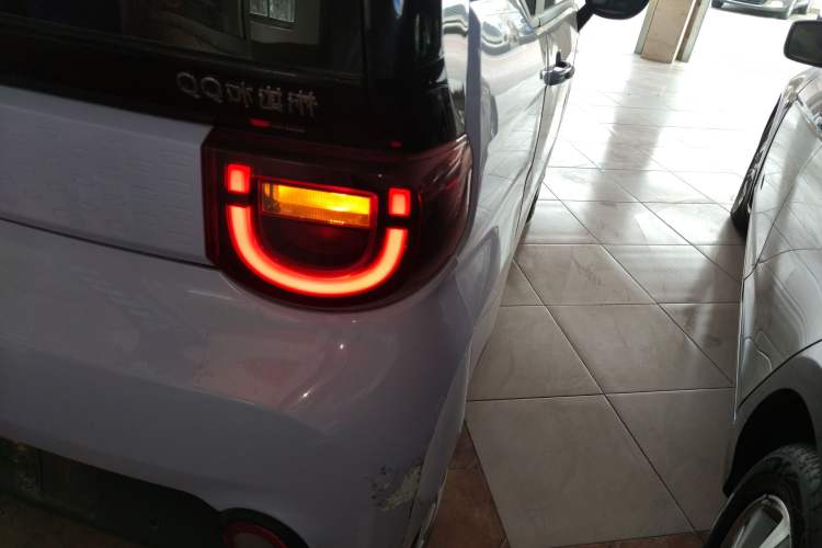 Used Chery QQ Ice Cream 2022 170km Sundae Phosphate Lithium-Ion Exterior 3
