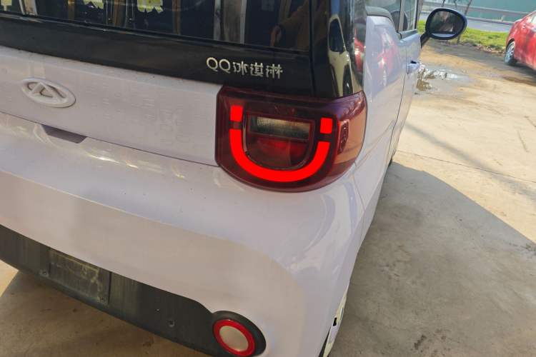 Used Chery QQ Ice Cream 2022 170km Sundae Phosphate Lithium-Ion Exterior 3