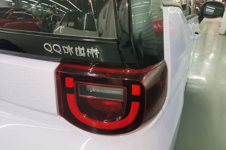 Used Chery QQ Ice Cream 2022 120km Conical Shape Lithium Iron Phosphate Exterior 3