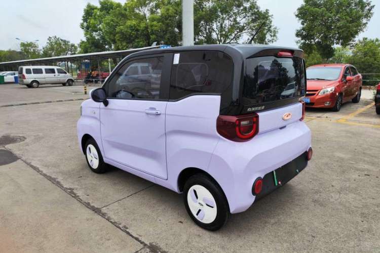Used Chery QQ Ice Cream 2022 170km Sundae Phosphate Lithium-Ion Exterior 4