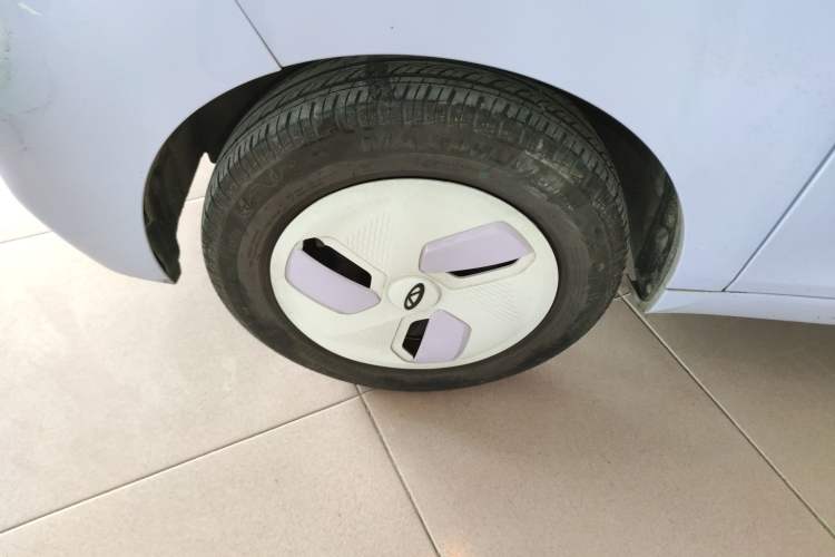 Used Chery QQ Ice Cream 2022 170km Sundae Phosphate Lithium-Ion Exterior 4