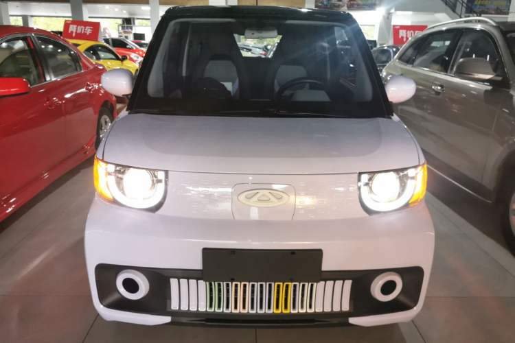 Used Chery QQ Ice Cream 2022 170km Sundae Phosphate Lithium-Ion Front
