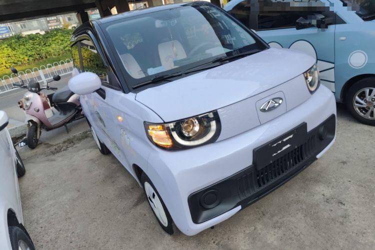 Used Chery QQ Ice Cream 2022 170km Sundae Phosphate Lithium-Ion Front Right 45 Deg
