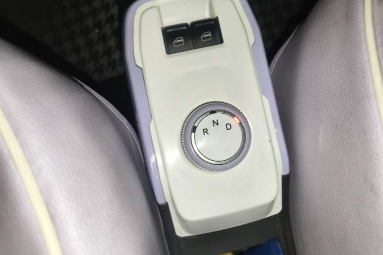 Used Chery QQ Ice Cream 2022 120km Conical Shape Lithium Iron Phosphate Gear Lever
