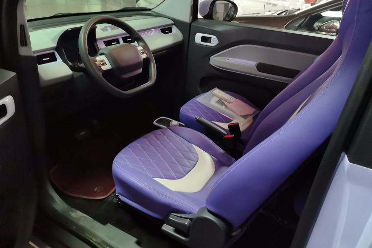 Used Chery QQ Ice Cream 2022 170km Sundae Phosphate Lithium-Ion Interior 1