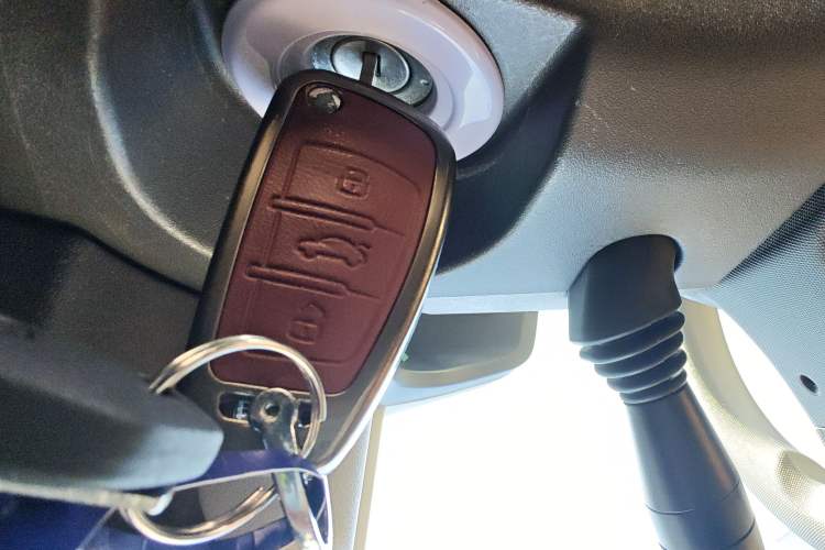 Used Chery QQ Ice Cream 2022 170km Sundae Phosphate Lithium-Ion Interior 1
