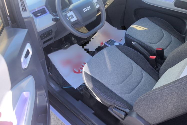 Used Chery QQ Ice Cream 2022 170km Sundae Phosphate Lithium-Ion Interior 2