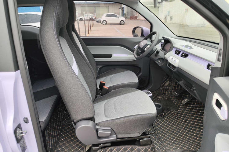 Used Chery QQ Ice Cream 2022 170km Sundae Phosphate Lithium-Ion Interior 3