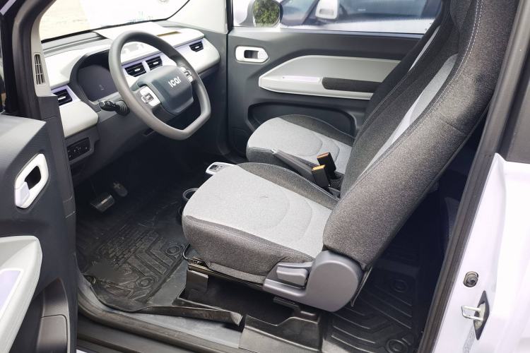 Used Chery QQ Ice Cream 2022 170km Sundae Phosphate Lithium-Ion Interior 4