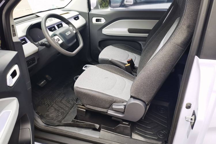 Used Chery QQ Ice Cream 2022 170km Sundae Phosphate Lithium-Ion Interior 5