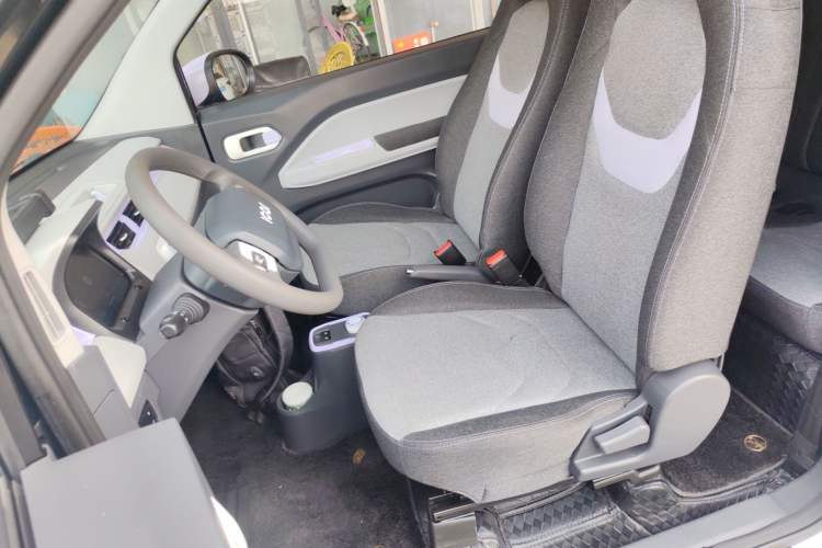 Used Chery QQ Ice Cream 2022 170km Sundae Phosphate Lithium-Ion Left Front Seat