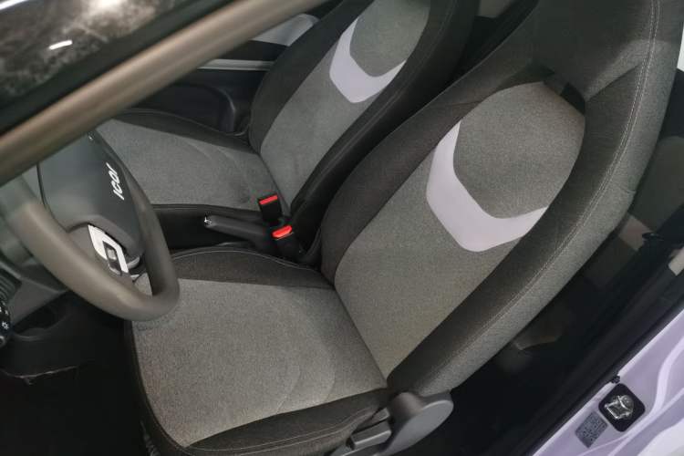 Used Chery QQ Ice Cream 2022 120km Conical Shape Lithium Iron Phosphate Left Front Seat