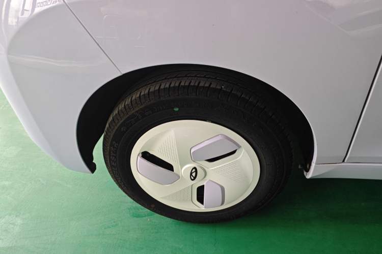 Used Chery QQ Ice Cream 2022 170km Sundae Ternary Lithium Left Front Wheel Hub