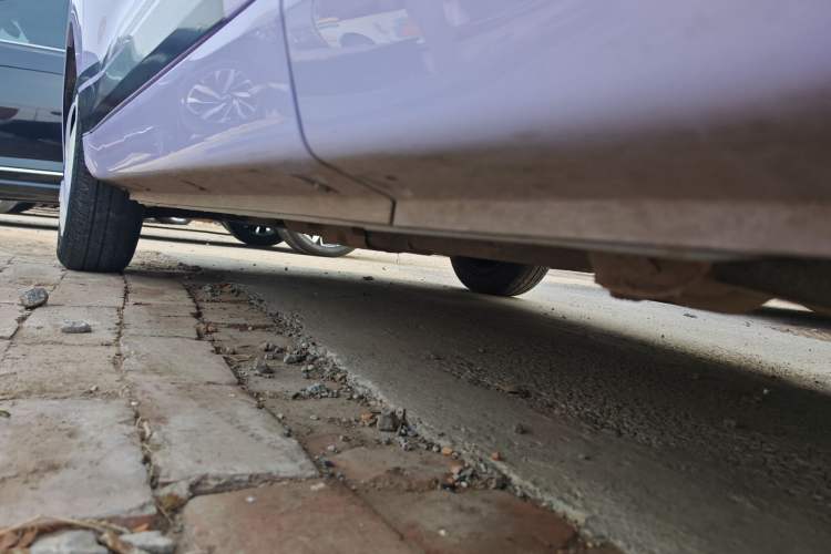 Used Chery QQ Ice Cream 2022 120km Conical Shape Lithium Iron Phosphate Left Side Sill