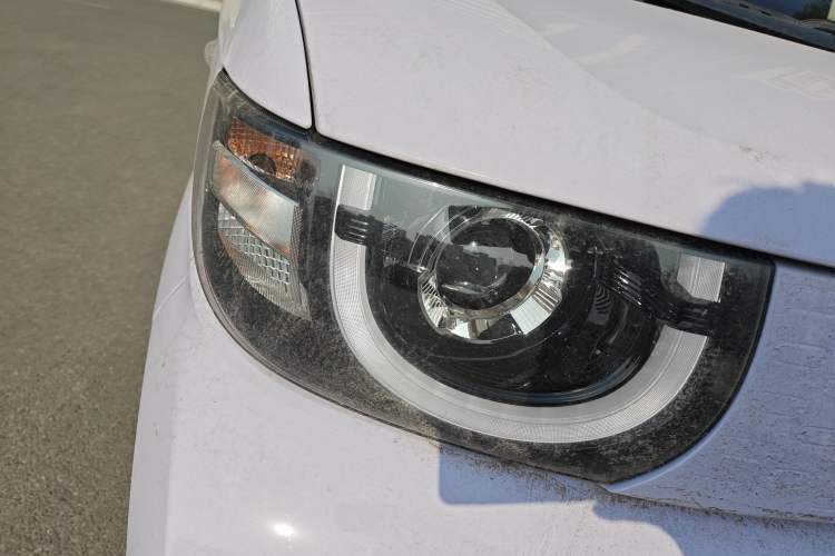 Used Chery QQ Ice Cream 2022 170km Sundae Phosphate Lithium-Ion Right Front Headlight