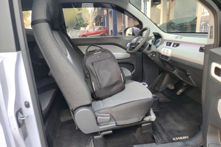 Used Chery QQ Ice Cream 2022 120km Conical Shape Lithium Iron Phosphate Right Front Seat