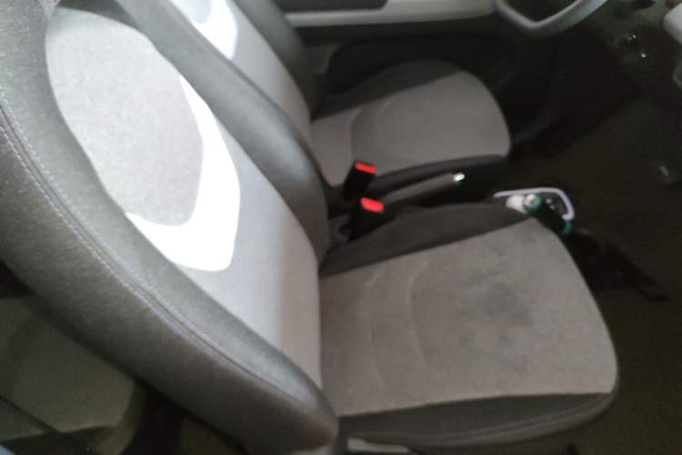 Used Chery QQ Ice Cream 2022 170km Sundae Phosphate Lithium-Ion Right Front Seat