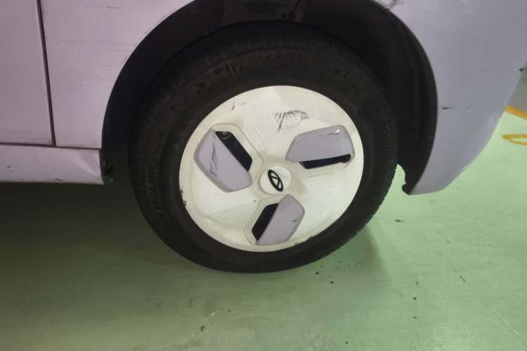 Used Chery QQ Ice Cream 2022 120km Conical Shape Lithium Iron Phosphate Right Front Wheel Hub