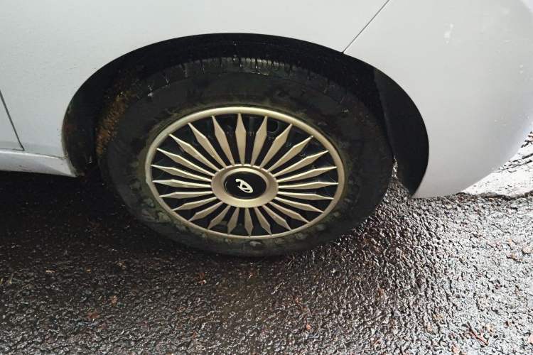 Used Chery QQ Ice Cream 2022 170km Sundae Phosphate Lithium-Ion Right Front Wheel Hub