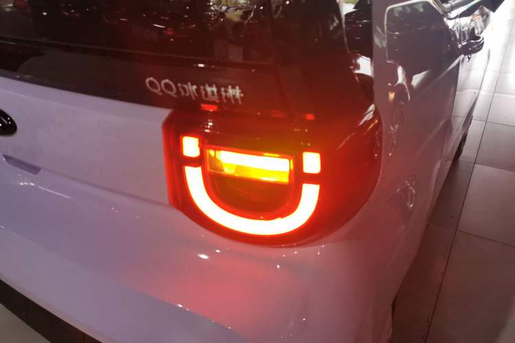 Used Chery QQ Ice Cream 2022 170km Sundae Phosphate Lithium-Ion Right Rear Taillight