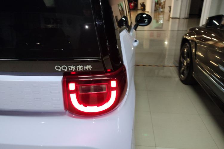 Used Chery QQ Ice Cream 2022 120km Conical Shape Lithium Iron Phosphate Right Rear Taillight
